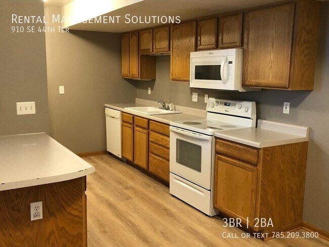 Building Photo - *SHAWNEE HEIGHTS SCHOOL DISTRICT* 910 SE 4...