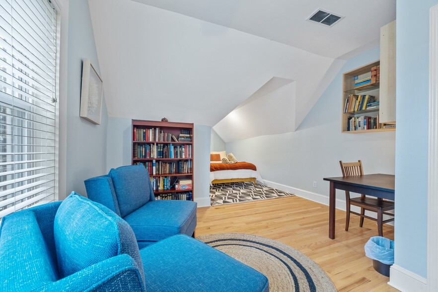 Building Photo - 1146 Wade St NE