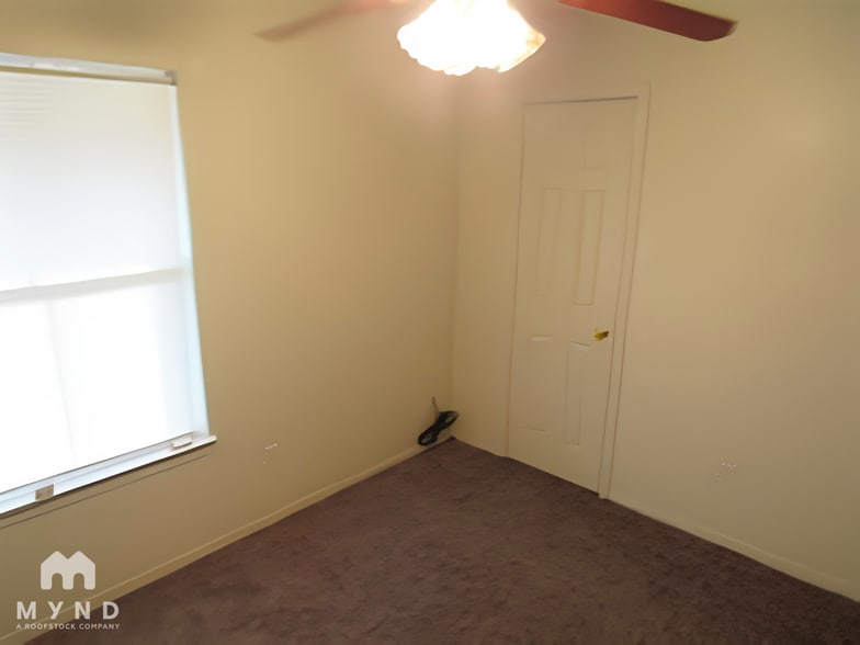 Building Photo - 2112 Wavell St