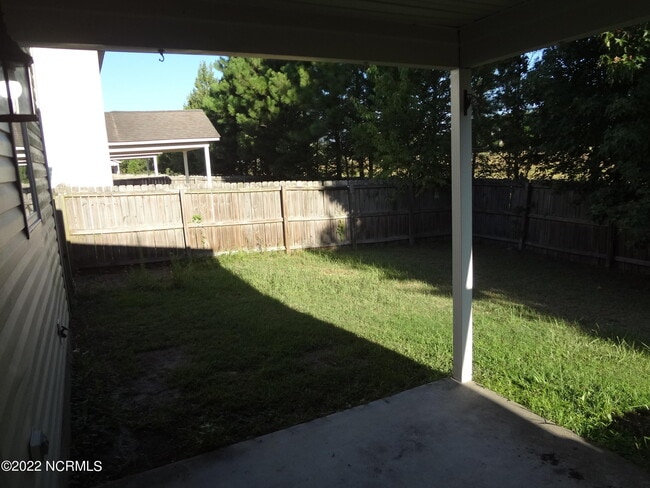 Building Photo - 205 S Pointe Dr