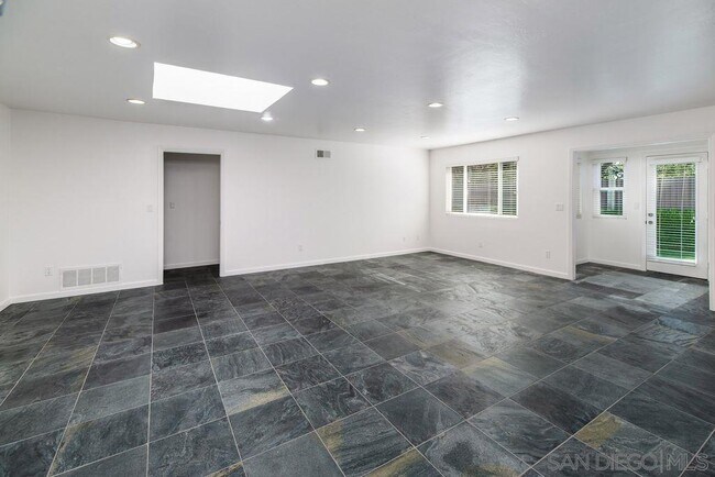 Building Photo - 8686 Cliffridge Ave