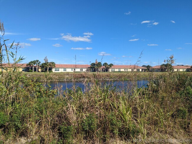 Building Photo - 10597 SW Vasari Way