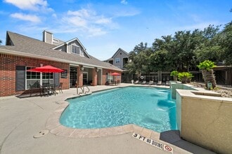 Building Photo - Savannah Club