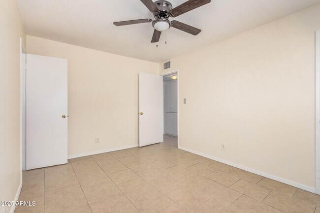 Building Photo - 2409 W Cortez St