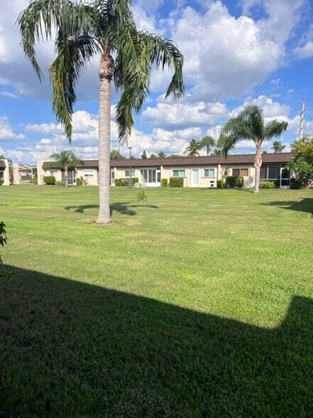 Building Photo - 6300 South Pointe Blvd