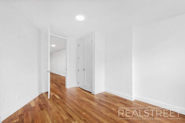 Building Photo - BRAND NEW 3 BED 2 Bath in Bushwick!