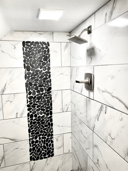 Building Photo - 400 N 43rd St