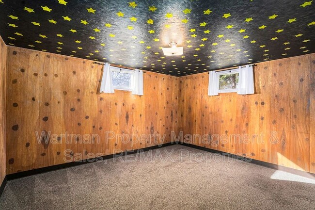 Building Photo - 1815 Lorraine St