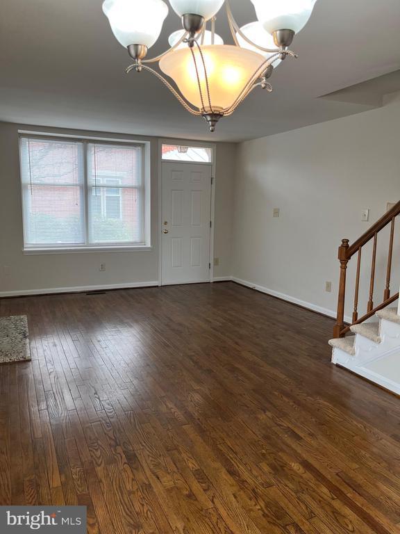 Building Photo - 1533 Oronoco St