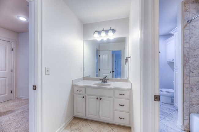 Building Photo - 11841 S Pittsburg Ave