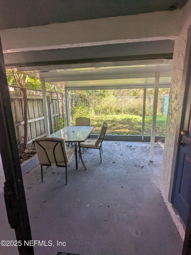 Building Photo - 733 Century 21 Dr