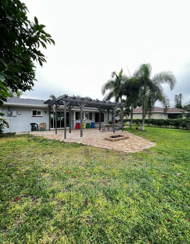 Building Photo - Single House with 2 Bedroom 1 Bathroom wit...