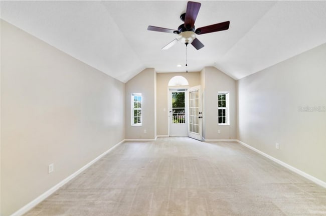 Building Photo - Stunning 5/2.5 Spacious Home with a 3 Car ...