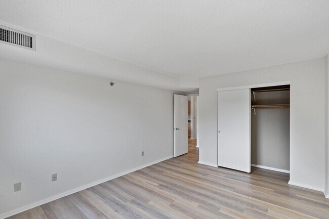 Building Photo - 121 Washington Ave S