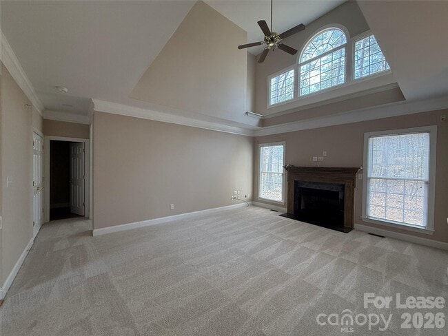 Building Photo - 3993 Lake Shore Rd S