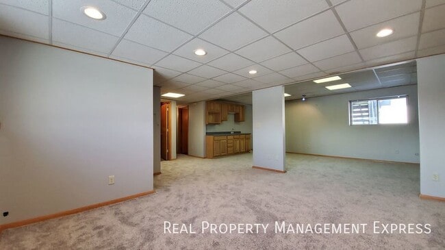 Building Photo - 6809 S Connie Ave