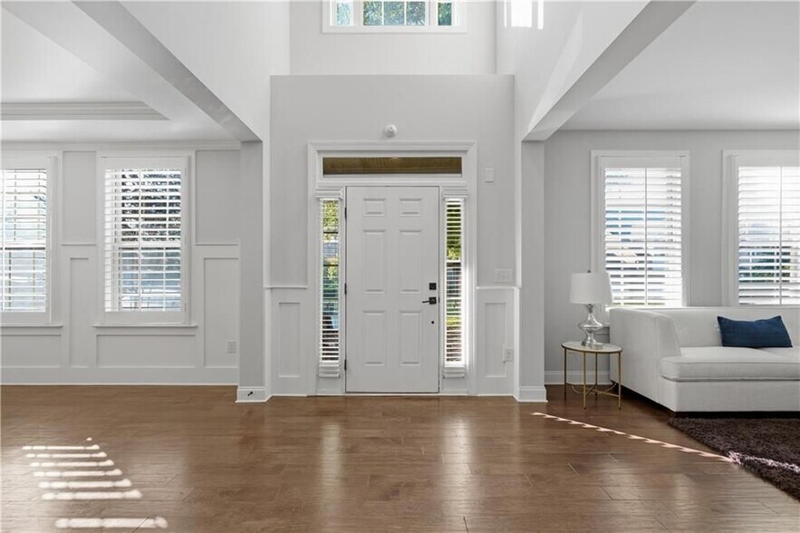 Building Photo - 2530 Maple Ridge Ln