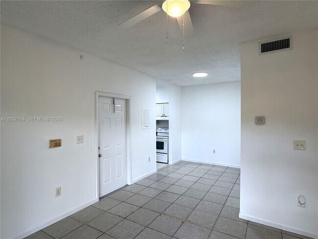 Building Photo - 1701 NW 96th Terrace
