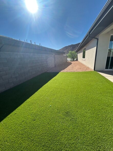 Yard - 1362 S Gulch Ln