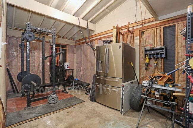 Building Photo - 131 Middlebury Dr