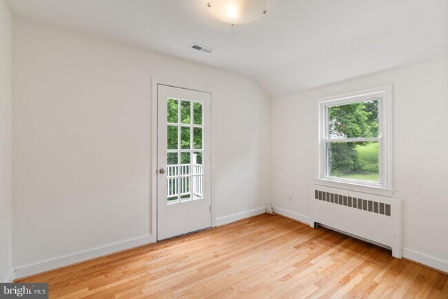 Building Photo - 6315 Old Dominion Dr
