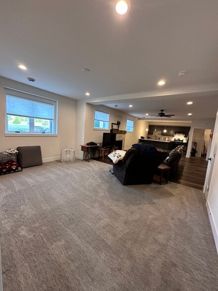 Building Photo - 2913 Latigo Trce