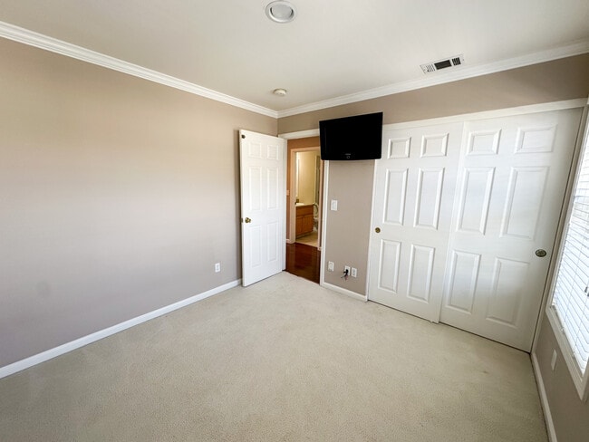 Building Photo - 3569 Langdon Common