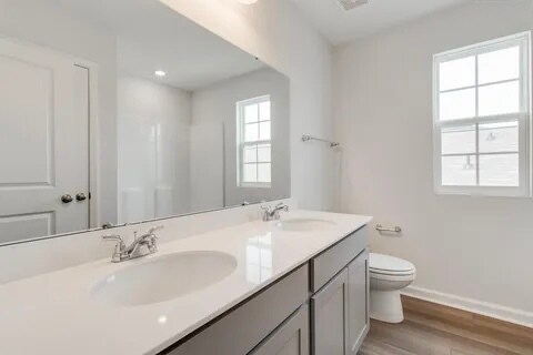 Building Photo - 1039 Begonia Dr