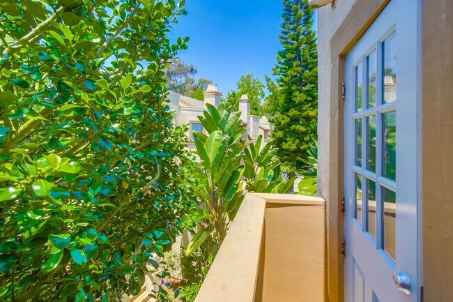 Building Photo - 3268 Via Marin