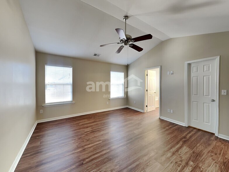 Building Photo - 15534 Crossing Gate Dr