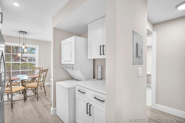Building Photo - 13719 Via Aurora