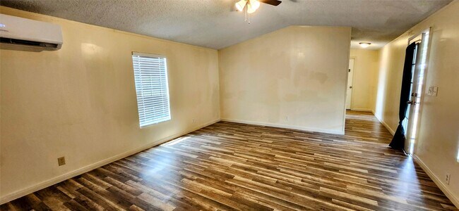 Primary Photo - 2555 Lee Turner Rd
