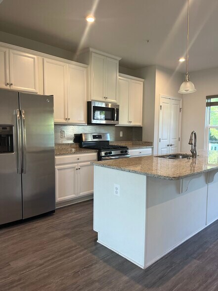 Building Photo - 10 Laurel Gate Ct
