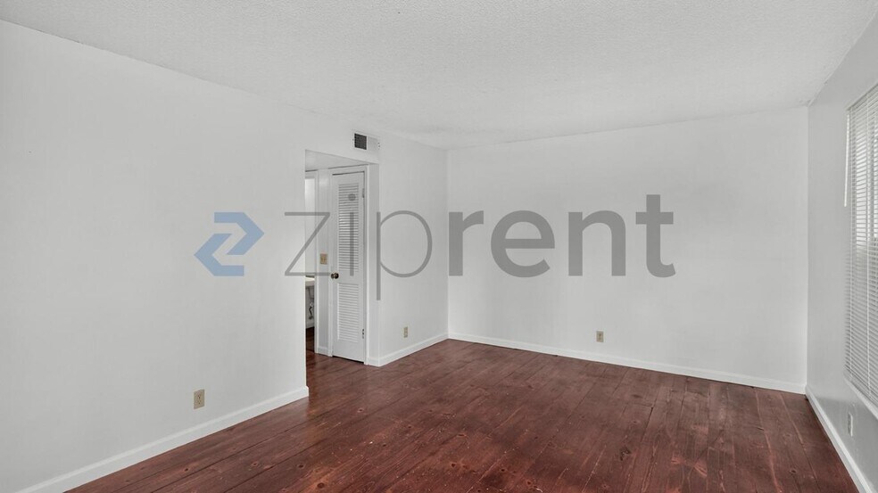 Building Photo - 628 Netherlands Dr