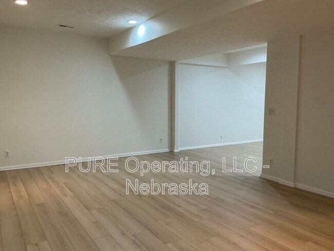 Building Photo - 15527 Mason Cir