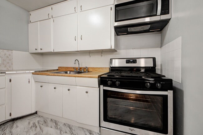 Building Photo - 1110 W Apache St