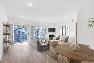 Building Photo - Charming Unit Available For Lease!!