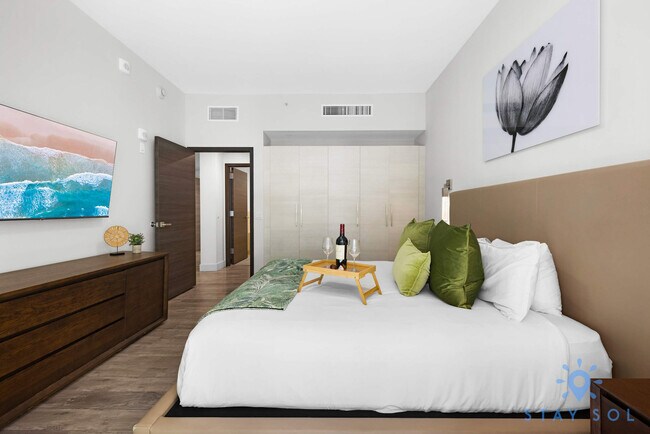 Building Photo - 777 N Ocean Dr