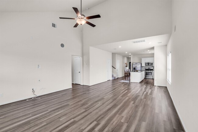 Building Photo - 28130 Aspen Horizon Dr