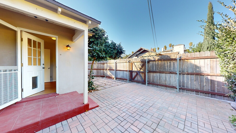 Back Yard - 587 Prescott St
