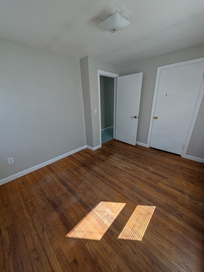 Building Photo - **West Warwick/Cowesett Single Family - $2...
