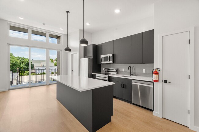 Building Photo - 952 Broadway