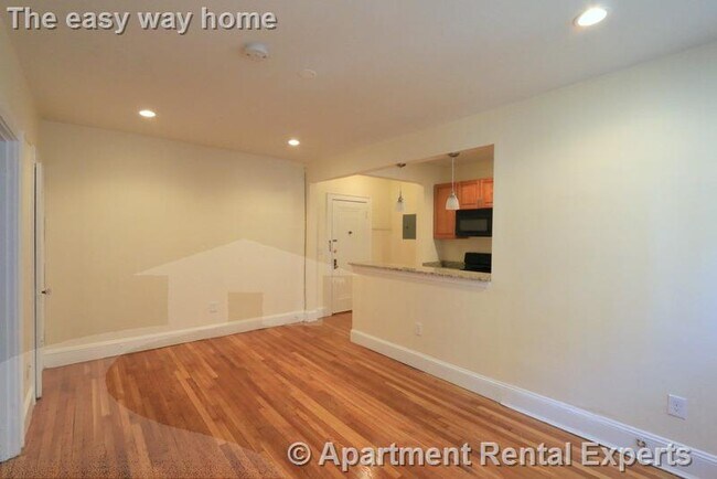 Building Photo - 136 Highland Ave