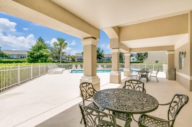 Building Photo - 1342 Hampton Park Ln