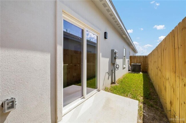 Building Photo - 13 Puffin Ave