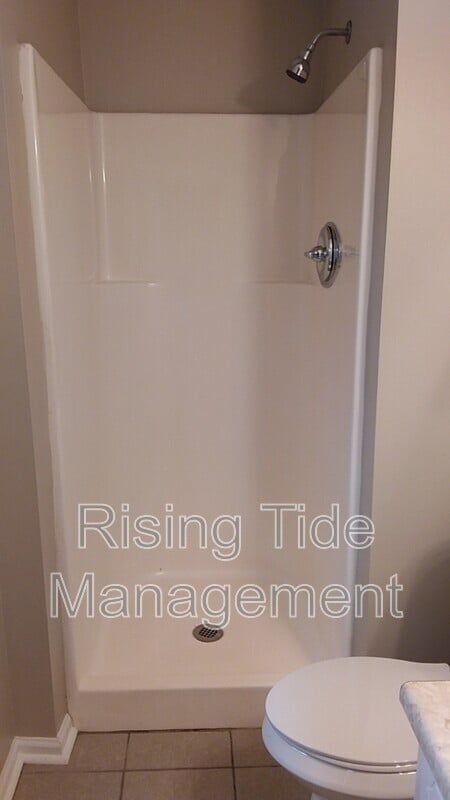 Building Photo - 436 10th Ct