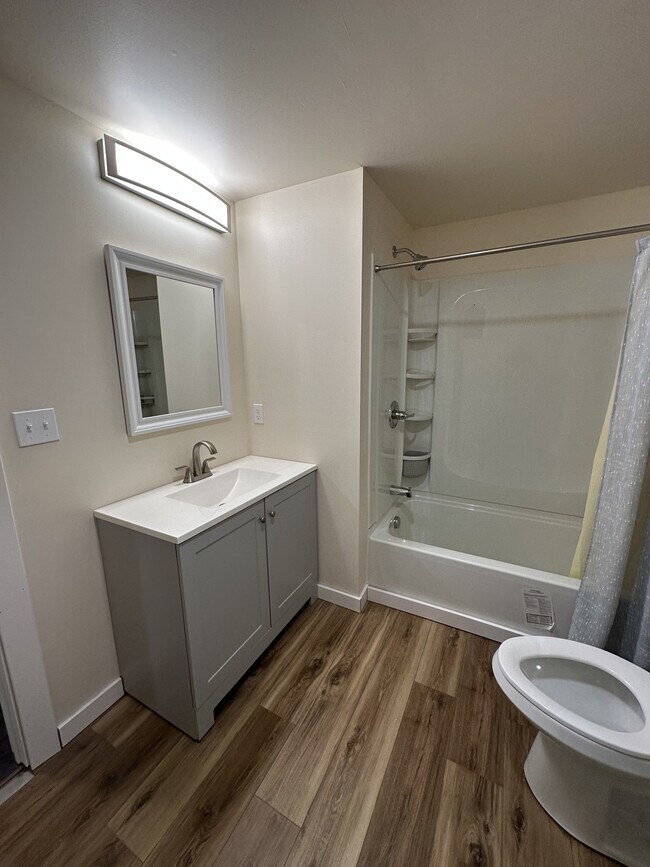 Building Photo - 49 13th St