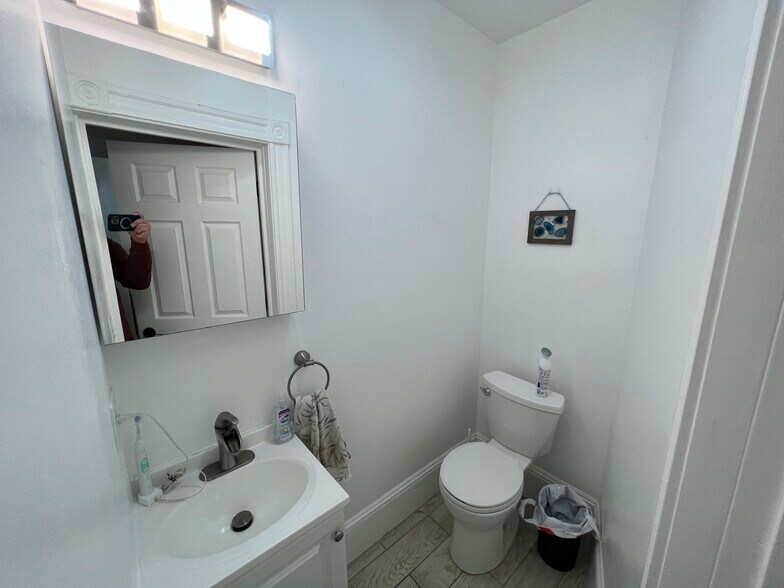 Building Photo - 48-50 Lowell St. Unit 2