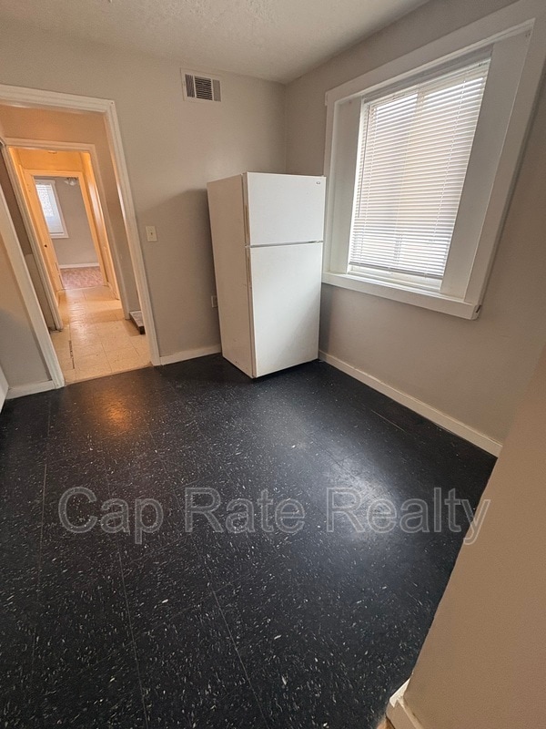 Building Photo - 1042 Loretta Ave