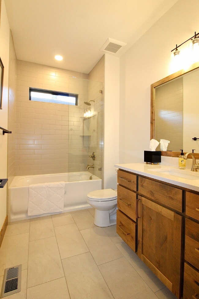 Building Photo - 3332 Danzante Bay Ct
